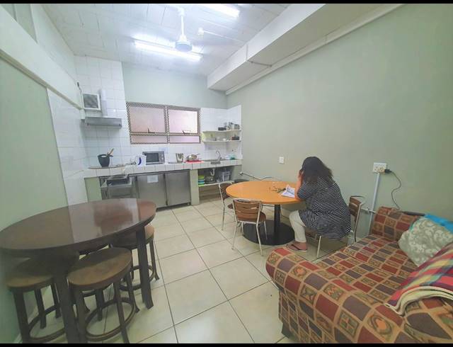 1 BEDROOM ROOM RENTED IN CAPE TOWN CITY CENTRE